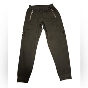 Women’s M Black Cargo Jogger Pants.  Only worn once or twice.